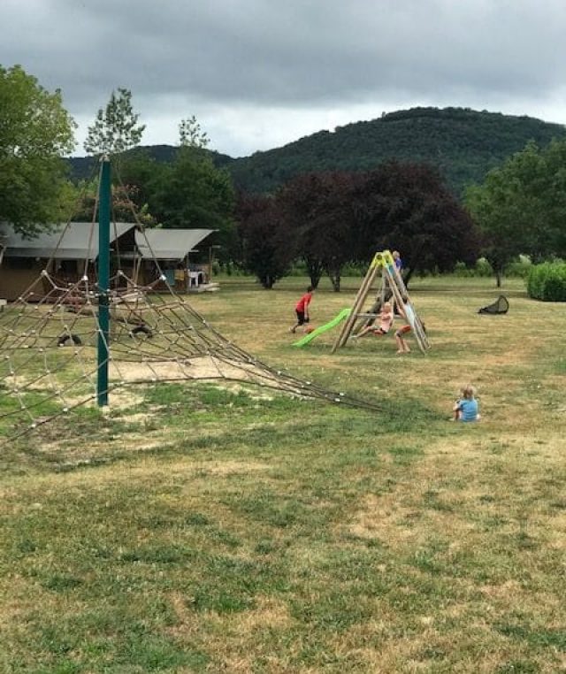 Aire de jeux camping Le Mondou